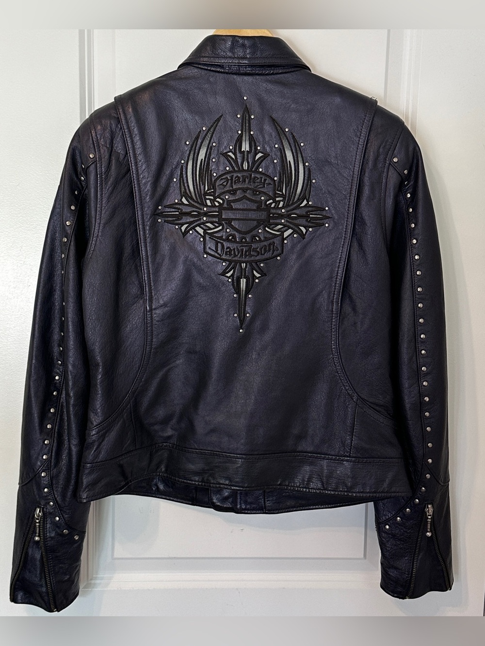 HARLEY DAVIDSON women's purple leather studded embroidered biker jacket, M.
